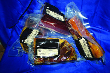 CUARTOS DE JAMON DESHUESADO