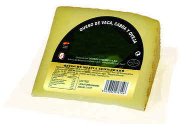 CUÑAS DE QUESO SEMI CURADO